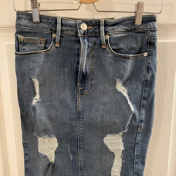 Good American midi distressed denim skirt - Picture 2 of 7
